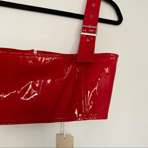 Beginning Boutique “Stay Close Top” - Picture 6 of 6